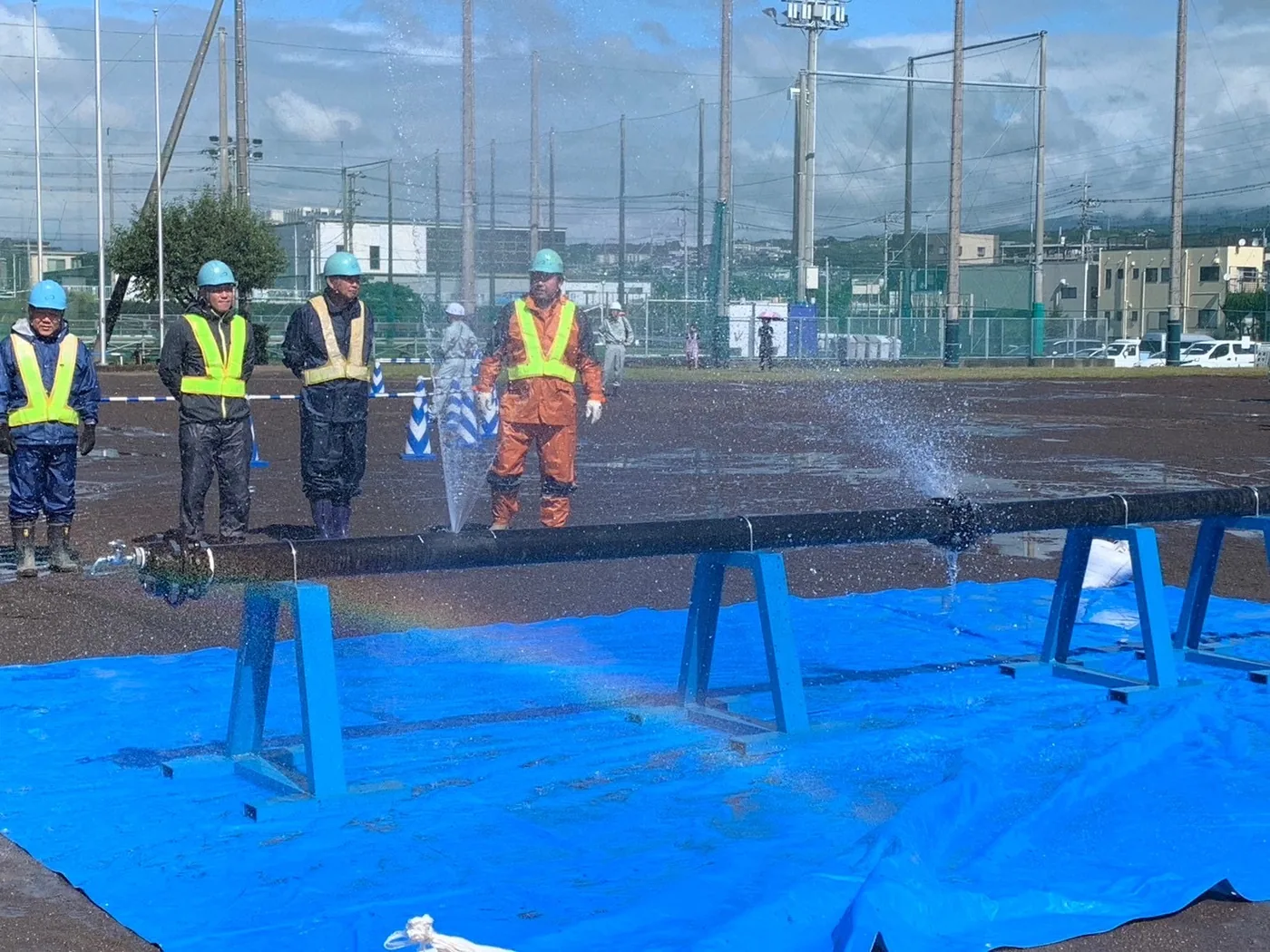 管路の漏水箇所からの放水訓練