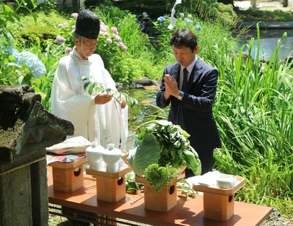 白滝公園での水神祭の神事